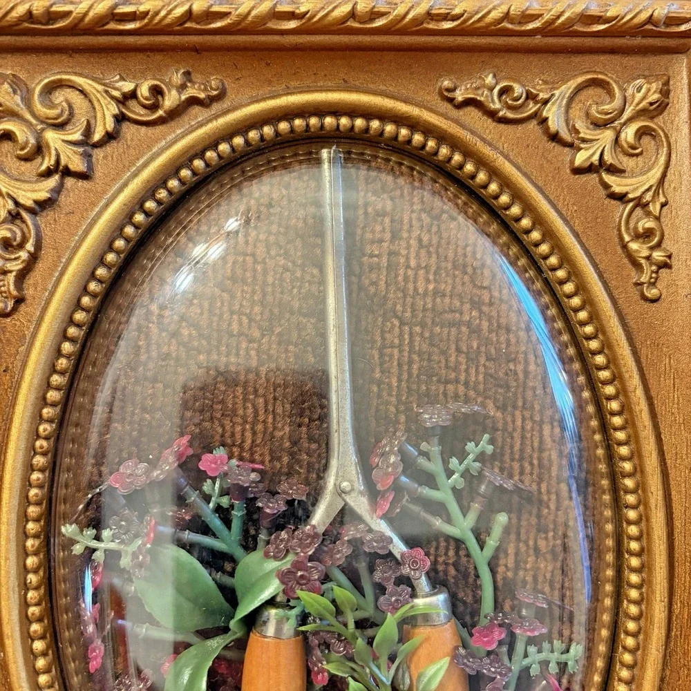 Vintage Picture Frame Gold Faux Wood Baroque Victorian Botanical Display